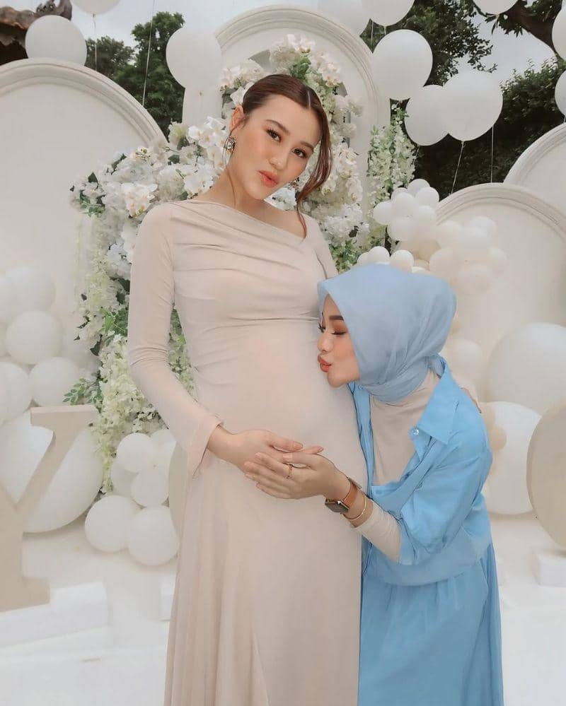 Instagram.com/aurelie.hermansyah